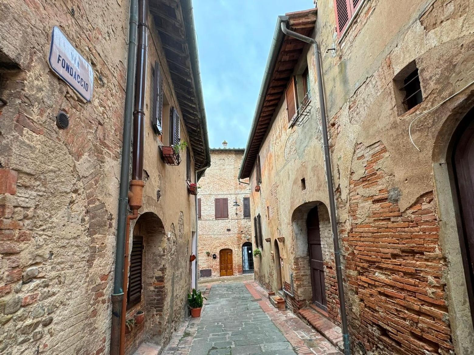 Casa Giulia, Il Gioiello Del Borgo Lejlighed Certaldo Eksteriør billede