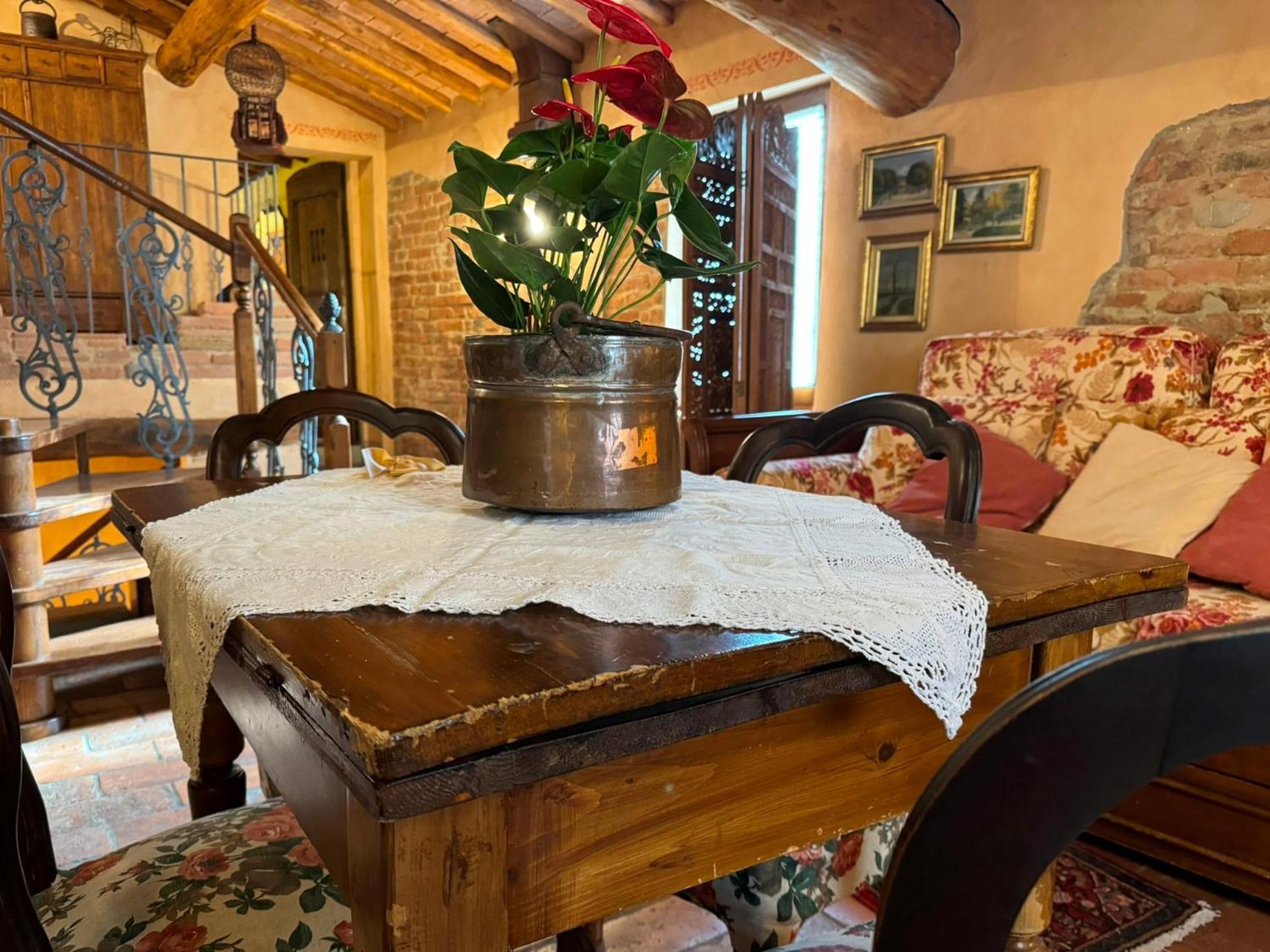 Casa Giulia, Il Gioiello Del Borgo Lejlighed Certaldo Eksteriør billede